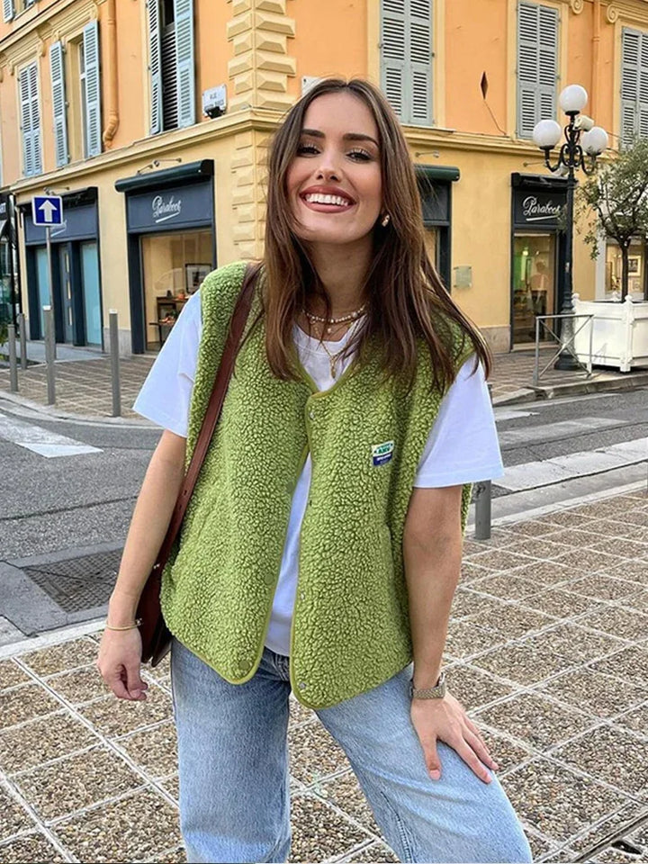 Dame oversized vest i et minimalistisk design, ideel til modebevidste kvinder, der prioriterer komfort og stil.