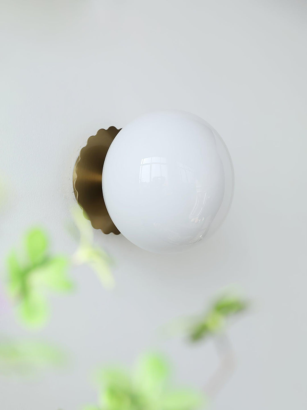 Moderne Metal Væglampe med Lyserød Glasskærm