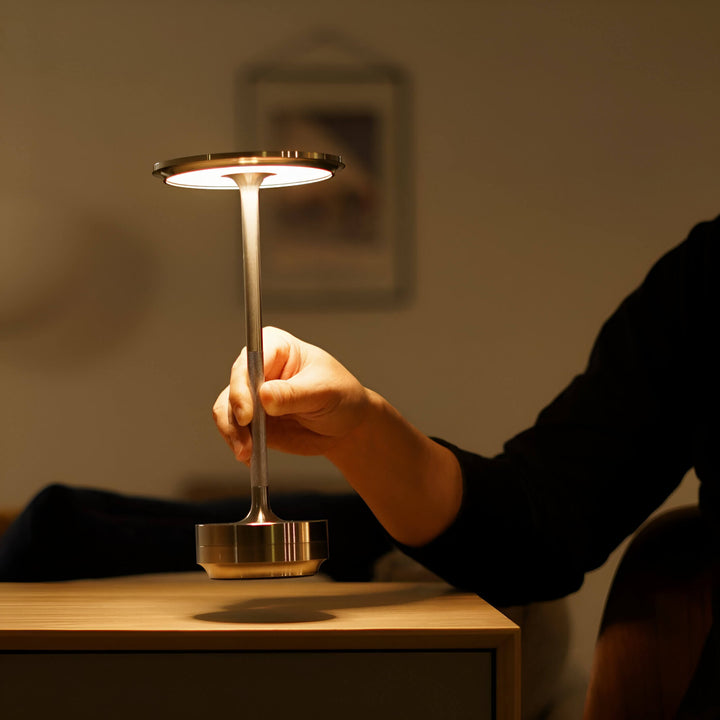 Genopladelig LED Bordlampe - Trådløs Stemningslampe