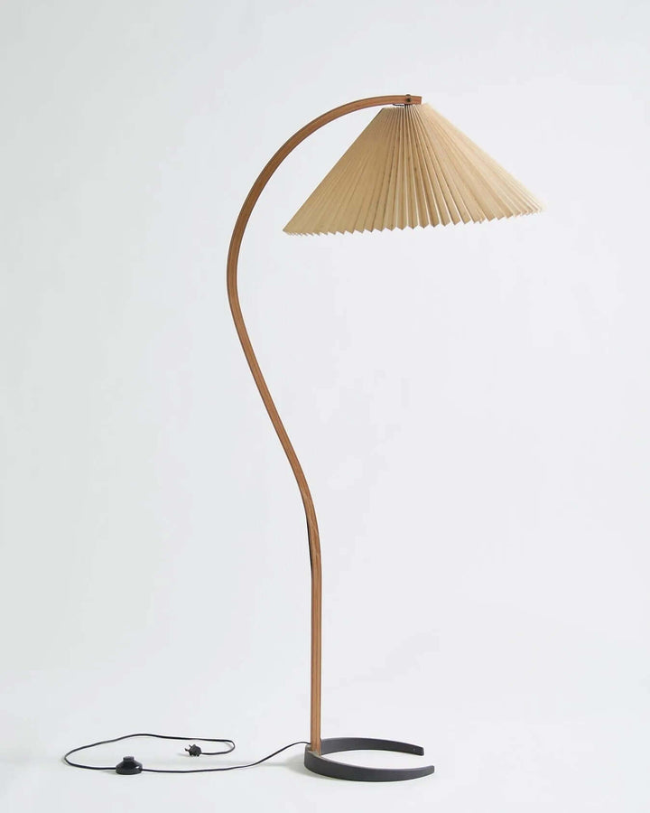 Designer Gulvlampe i Træ & Metal