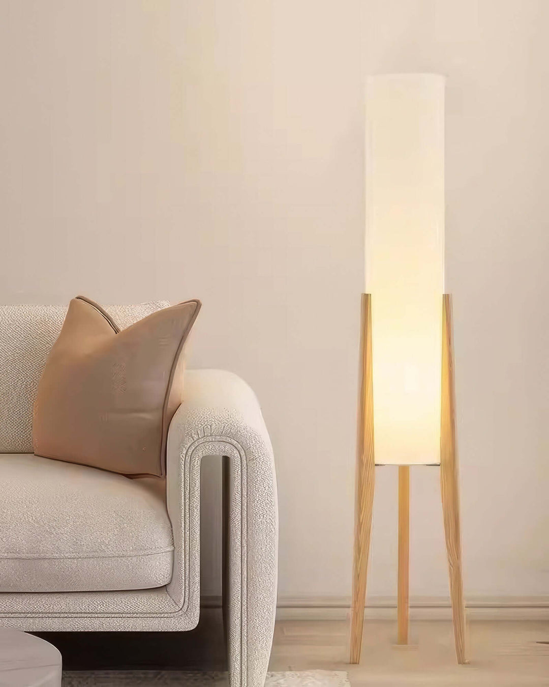 Elegant Gulvlampe i Valnøddetræ | Skaber Hygge