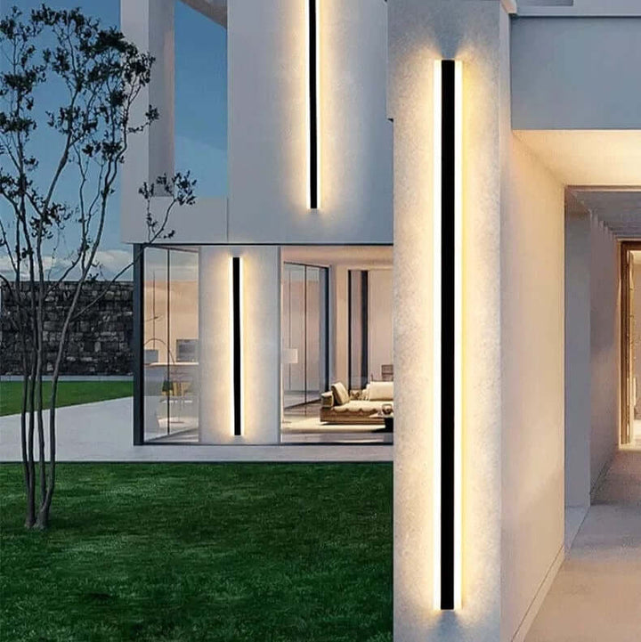 LED Væglampe i Stribet Design