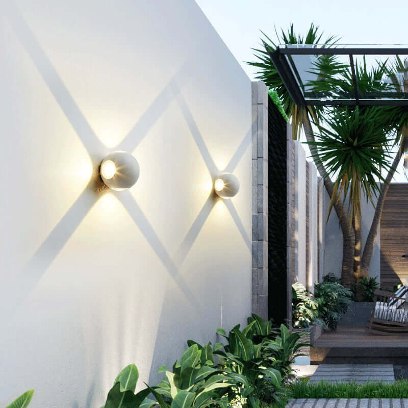 Elegant Sfærisk LED Væglampe i Aluminium