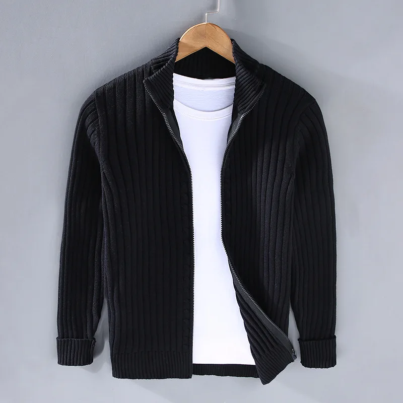 "Casual cardigan med lynlås, rullekrave og lange ærmer, stilfuldt design til mænd, grå farve."