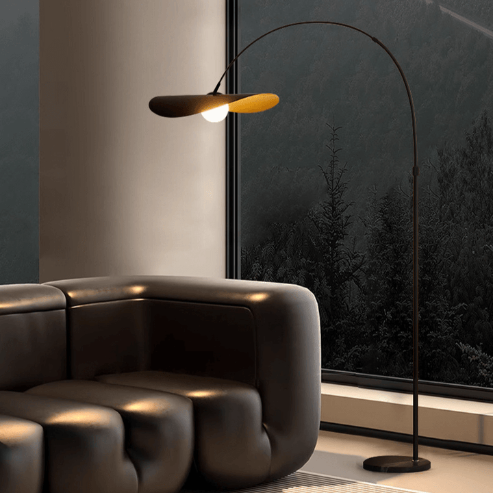 Elegant LED Gulvlampe med Justerbar Højde