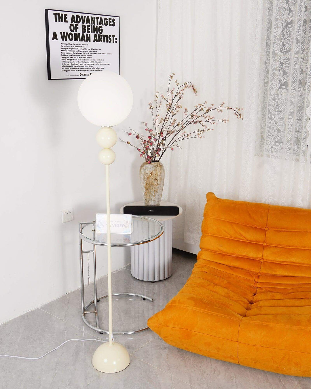 Elegant Gulvlampe i Metal og Glas
