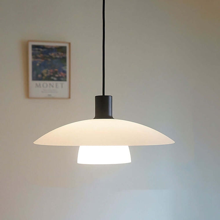Minimalistisk hvid glas pendel