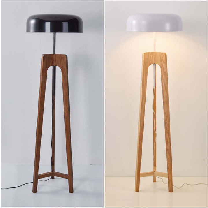 Elegant Træ Gulvlampe i Norsk Stil