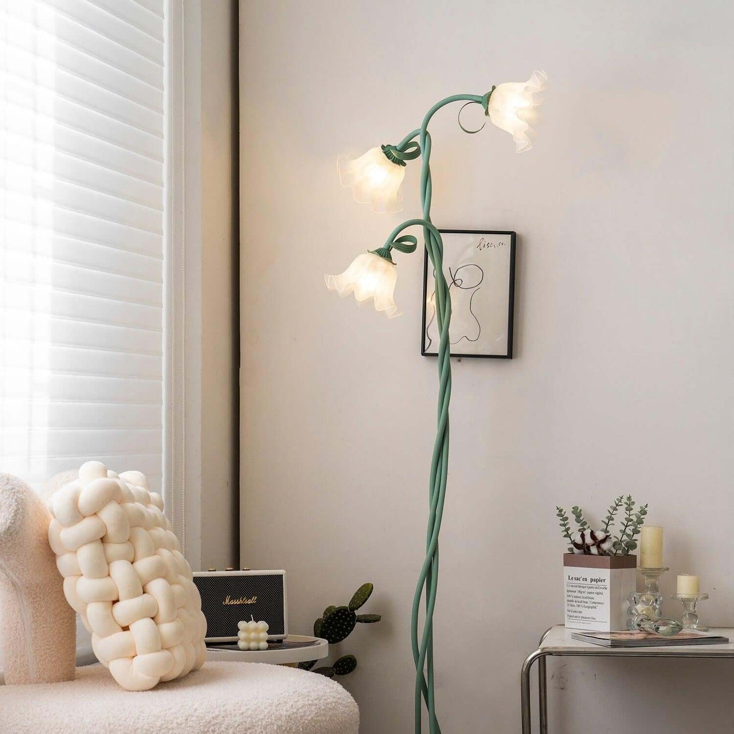 Elegant Blomster Gulvlampe i Mat Grøn