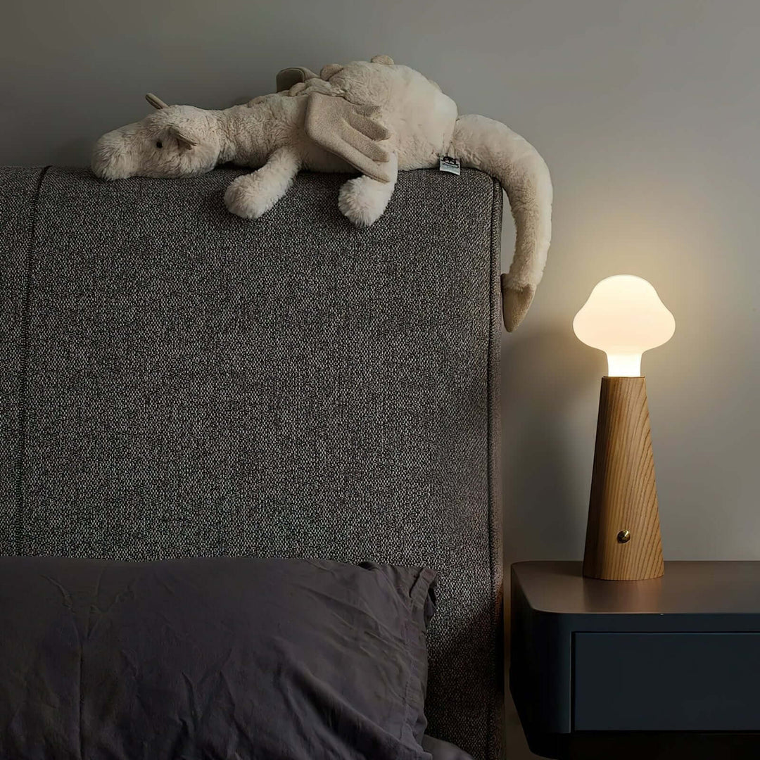 Skyformet LED Bordlampe - Justerbar Belysning