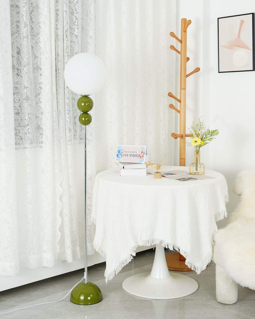 Elegant Gulvlampe i Metal og Glas