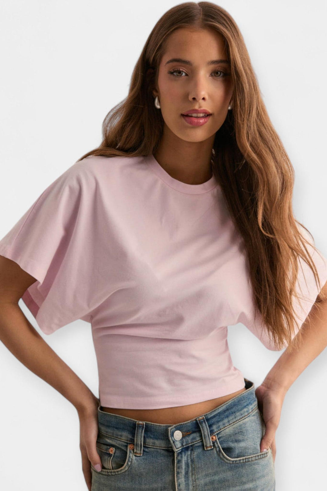 Blød basic dame t-shirt med rund hals. Ideel til hverdagsbrug, giver afslappet komfort og stil.