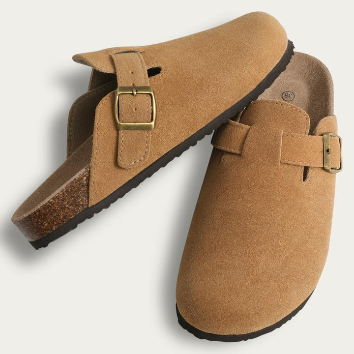 Stilfulde dame clogs med komfortabel fodseng. Moderne sko til kvinder, der prioriterer velbehag.