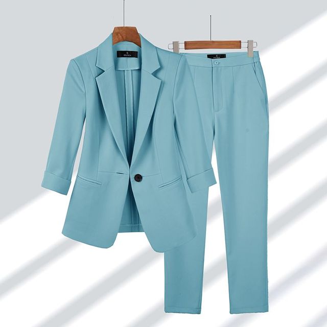 "Dame jakkesæt skræddersyet beige blazer og bukser, slank pasform, formelle anledninger, elegant look, bomuldsblanding"