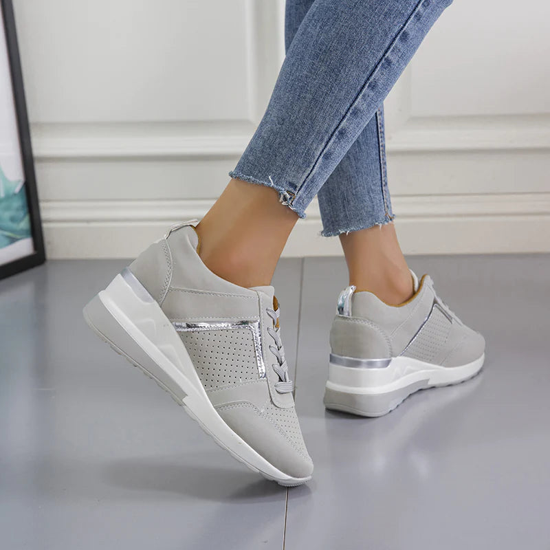 Dame modesko i alsidigt design. Komfortable sneakers med god dæmpning og ergonomisk støtte til alle outfits.