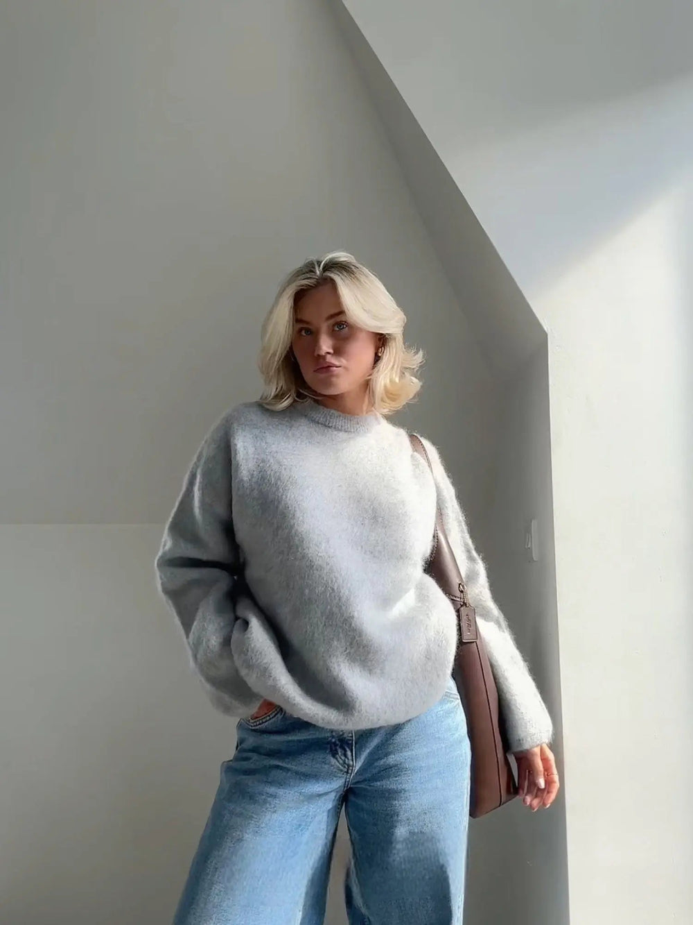 Stilfuld damestrik pullover for varme og hygge. Elegant vintermode med alsidig komfort.