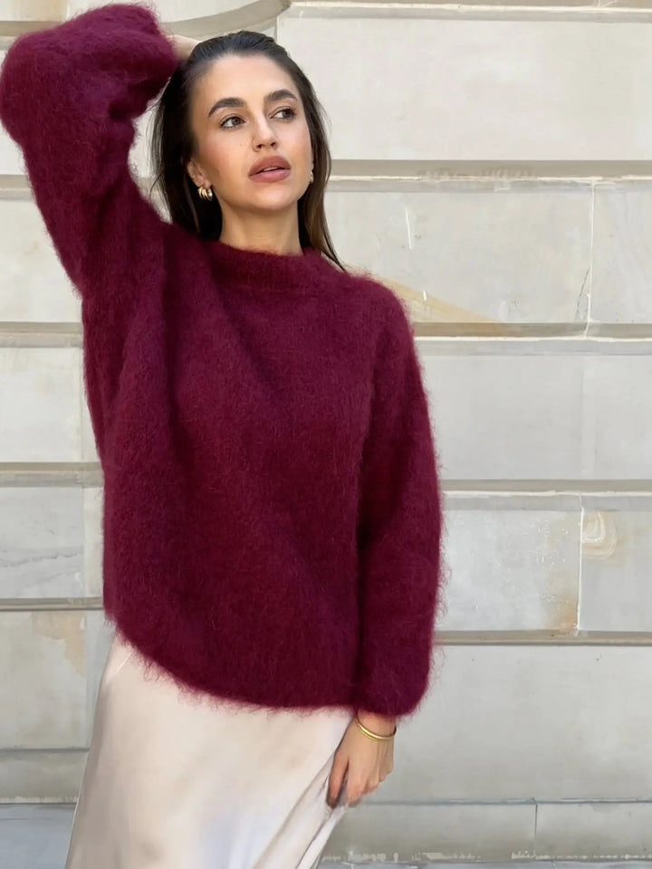 Luksus strik til kvinder. En varm og elegant pullover, der sikrer komfort og stil i vintermånederne.