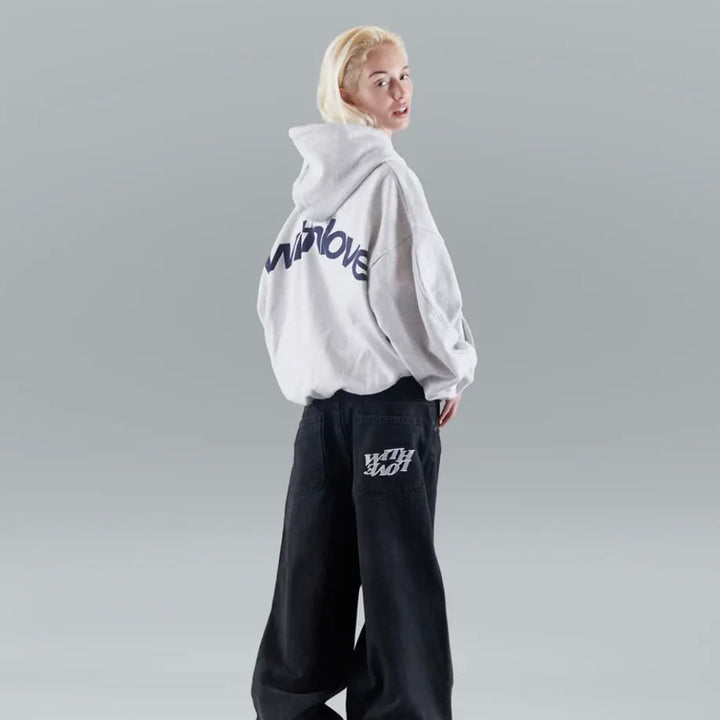 Hygge dame oversized hoodie med iøjnefaldende 'With Love'-print på brystet, perfekt til kølige dage.