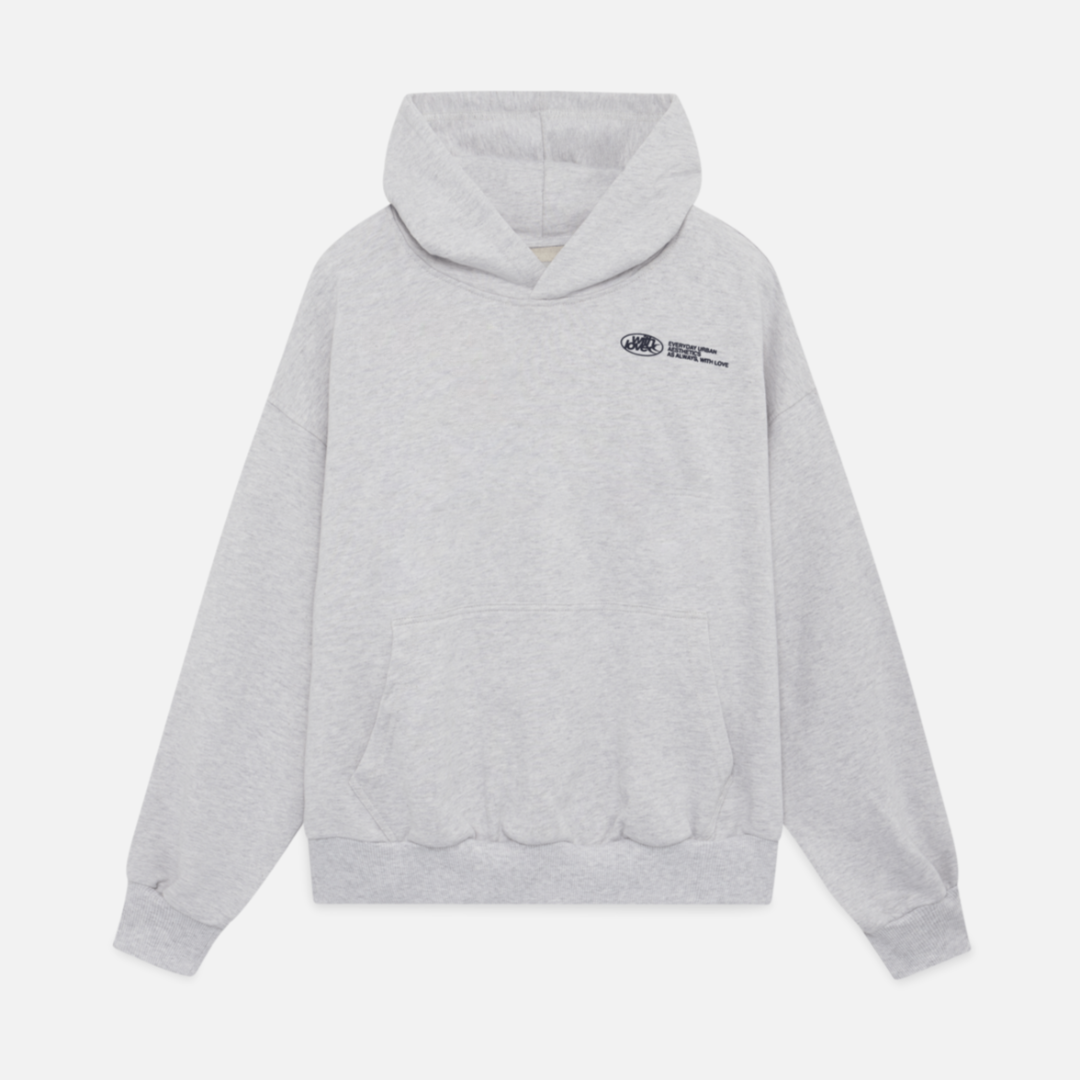 Moderne dame oversized sweatshirt med 'With Love'-tekst, designet for en afslappet og stilfuld look.