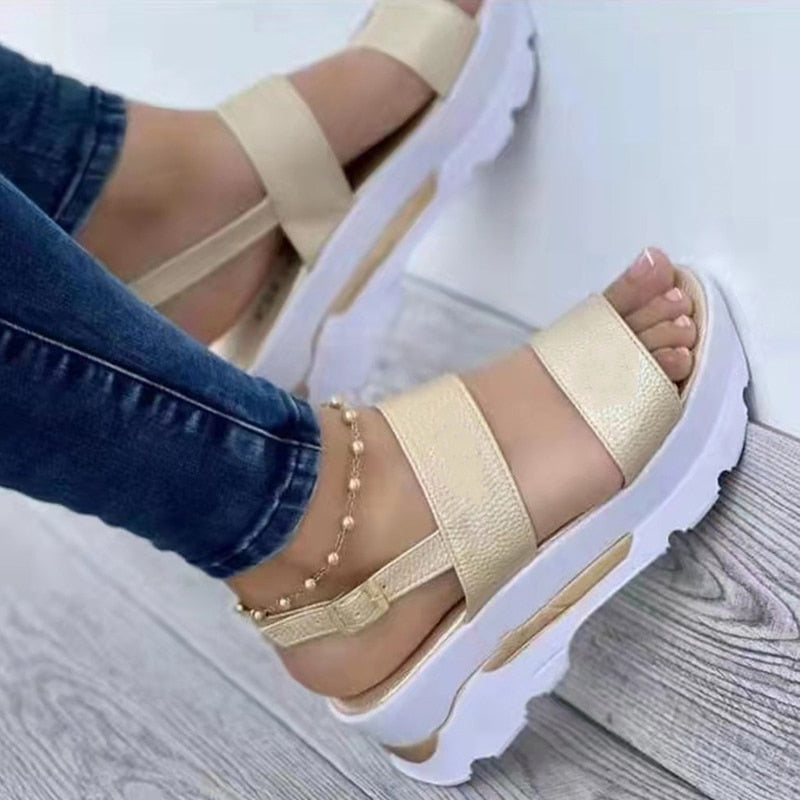 Dame Saar plateausandaler til sommer i elegant design med høj komfort. Perfekte til modebevidste kvinder.