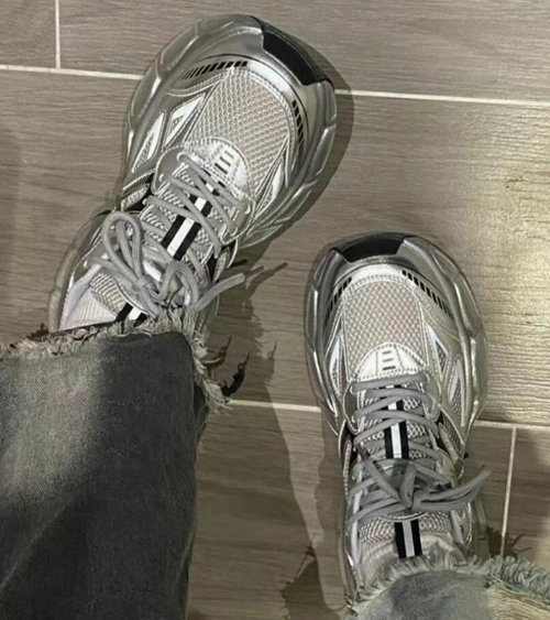 Stilfulde sølv damesko, sporty komfortsneakers med stødabsorberende sål ideel til aktiv hverdag.