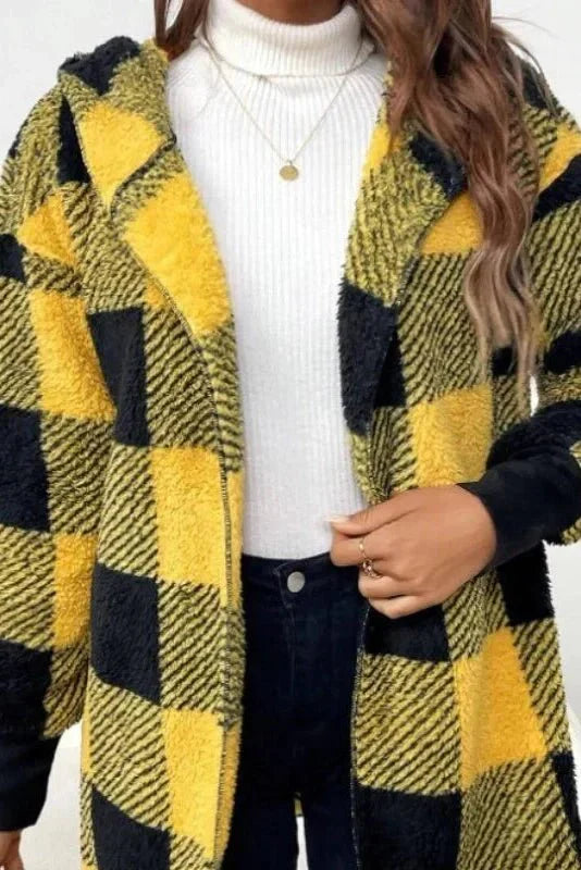 Moderne ternet damejakke i farverig afslappet stil. Perfekt til et modebevidst hverdagslook.
