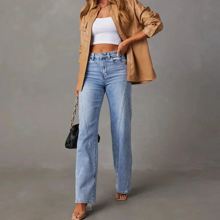 Modebevidste dame wide leg jeans, der kombinerer vintage æstetik med moderne afslappet elegance.