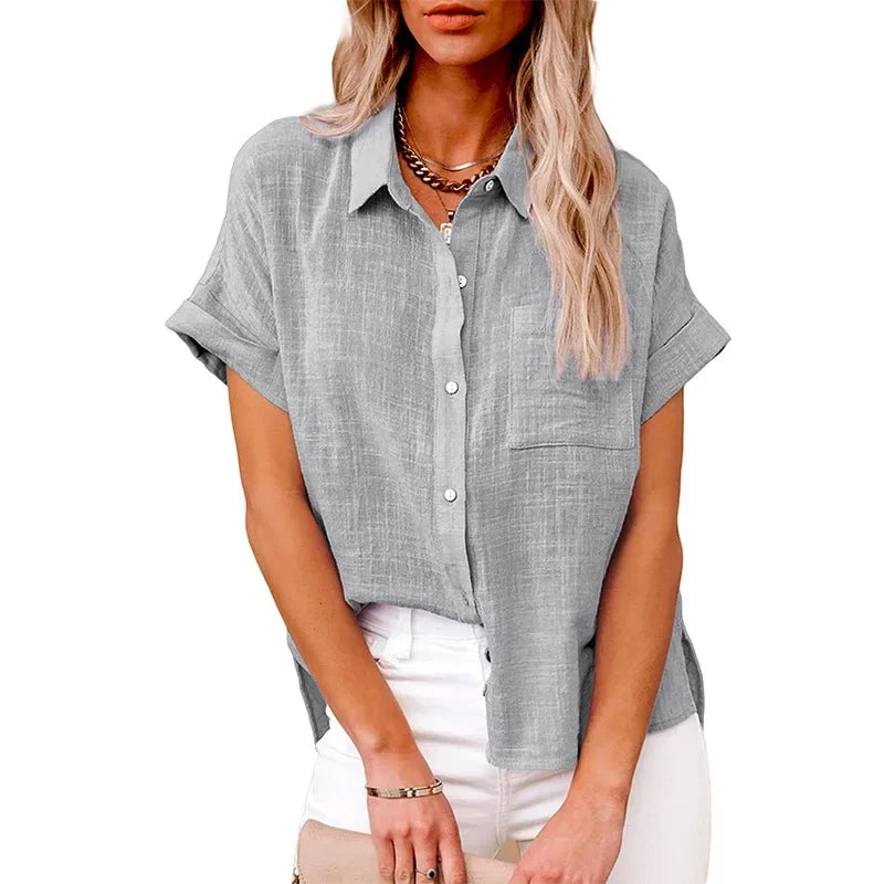 Alsidig løs dames bluse med korte ærmer, velegnet som casual sommerbluse.