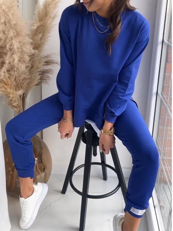 Afslappet, oversized damesæt/loungesæt i blødt materiale, perfekt for hjemmehygge og stil.