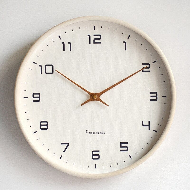 Dekorativt trævægur med lydløs funktion, minimalistisk design, 25 cm diameter, klar talvisning, elegant stil.