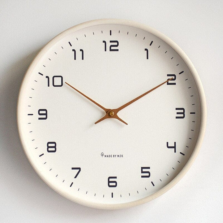 Dekorativt trævægur med lydløs funktion, minimalistisk design, 25 cm diameter, klar talvisning, elegant stil.
