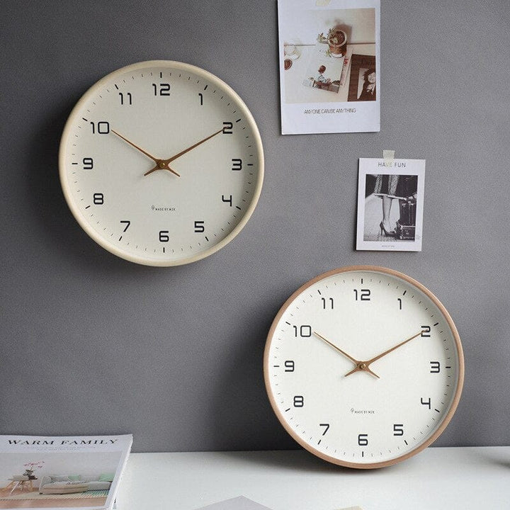 Dekorativt trævægur med lydløs funktion, minimalistisk design, 25 cm diameter, klar talvisning, elegant stil.