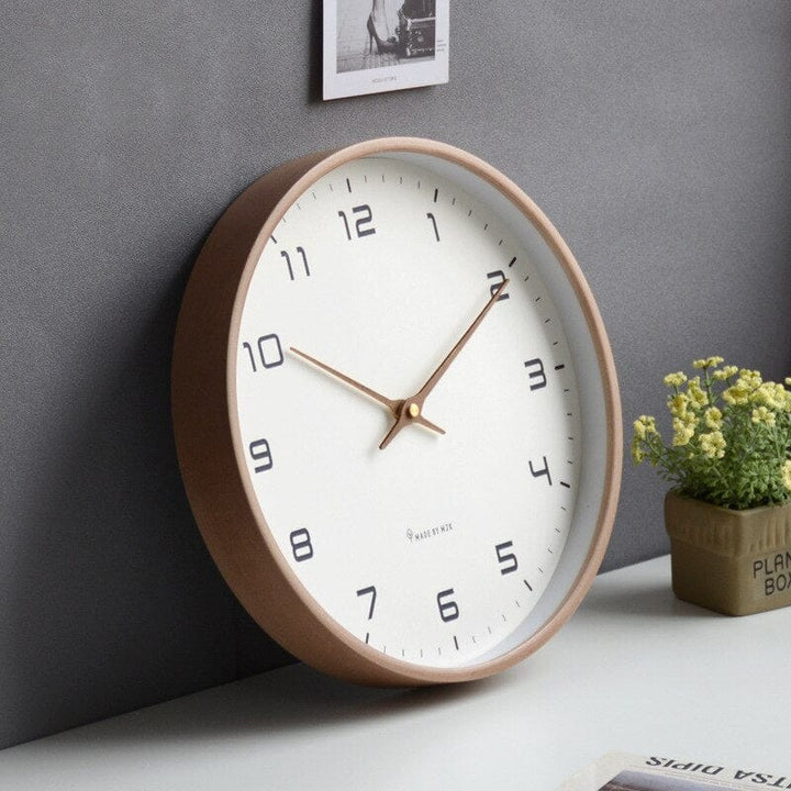 Dekorativt trævægur med lydløs funktion, minimalistisk design, 25 cm diameter, klar talvisning, elegant stil.