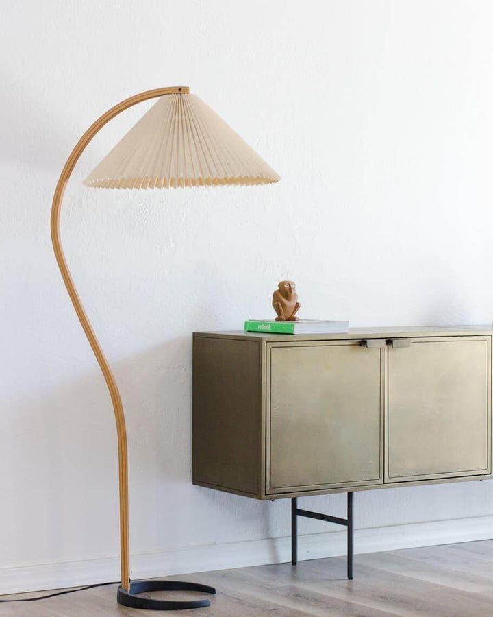 Designer Gulvlampe i Træ & Metal