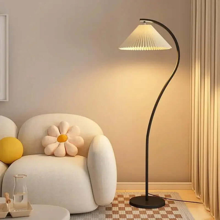 Justerbar LED-gulvlampe i stof med plisseret design