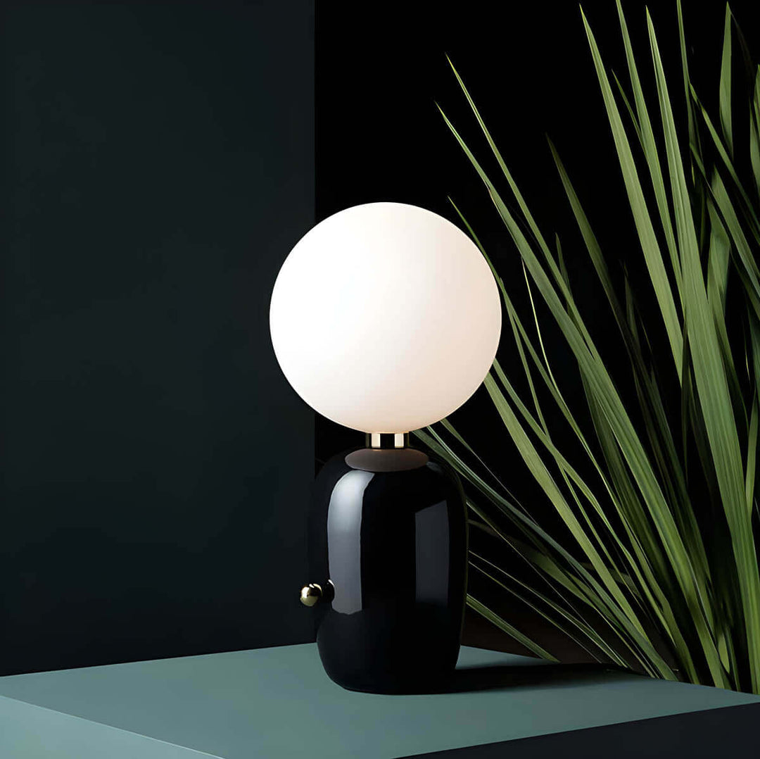 Elegant Bordlampe i Metal - RAISO -  Justerbar Højde