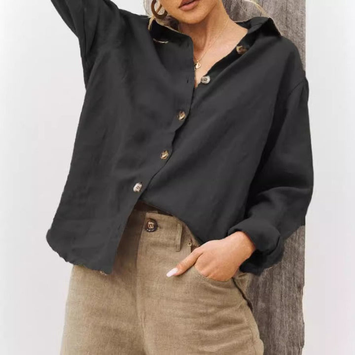 Komfortabel oversize kvindeskjorte med lange ærmer til et afslappet look. Moderne og alsidig til forår.