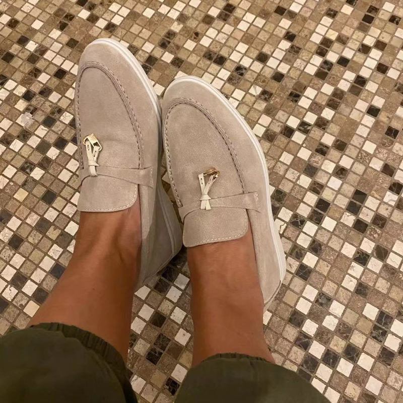 Elegant dame loafers med spids tå i klassisk design, ideel til stilfuld hverdag.