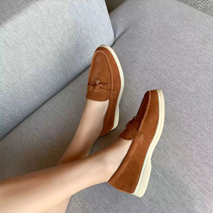 Komfortable slip-on dame loafers med spids tå, perfekte til afslappet, men elegant look.