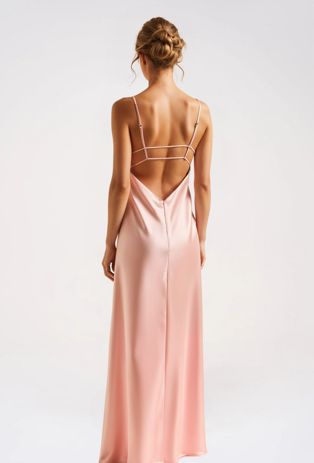Komfortabel og elegant dame slip maxi kjole med spaghettistropper for en stilfuld sommerlook.