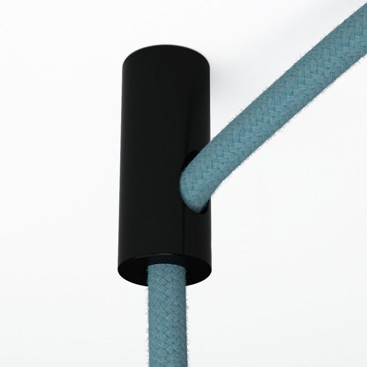 "Elegant decentraliseret hook ophæng, diskret design, minimalistisk loftsløsning til nem lampeinstallation. Fås i 4 farver."
