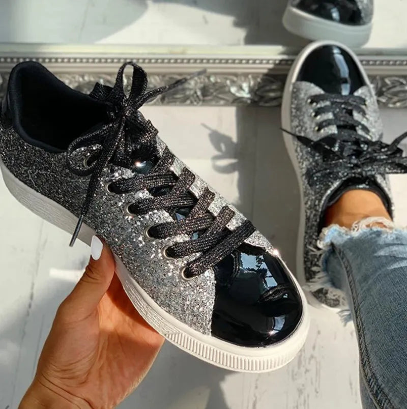 "Elegant glimmer damesko med sporty look, ideel til hverdag og fest; luksuriøst design med høj komfort."
