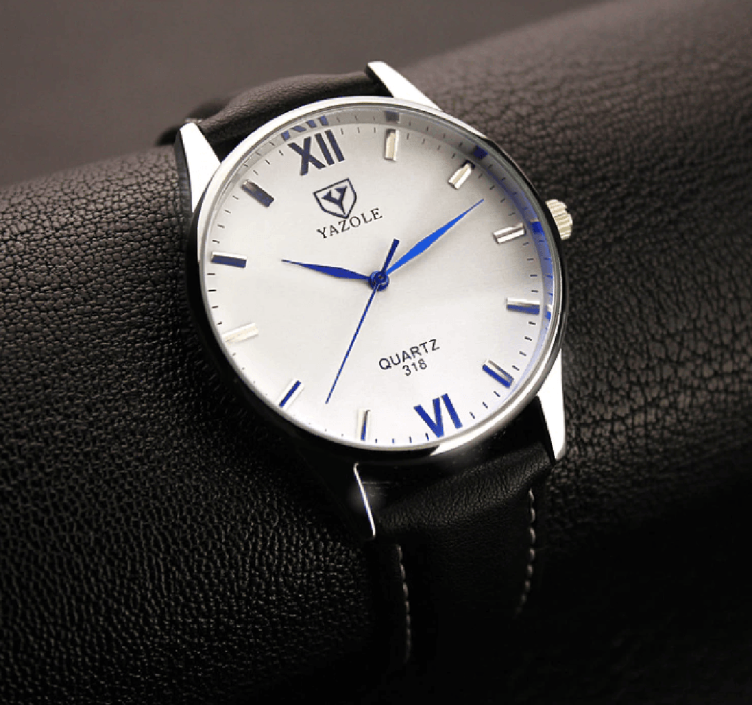 Elegant herreur med sort armbånd og romertalsskive, perfekt til både business og fritid.