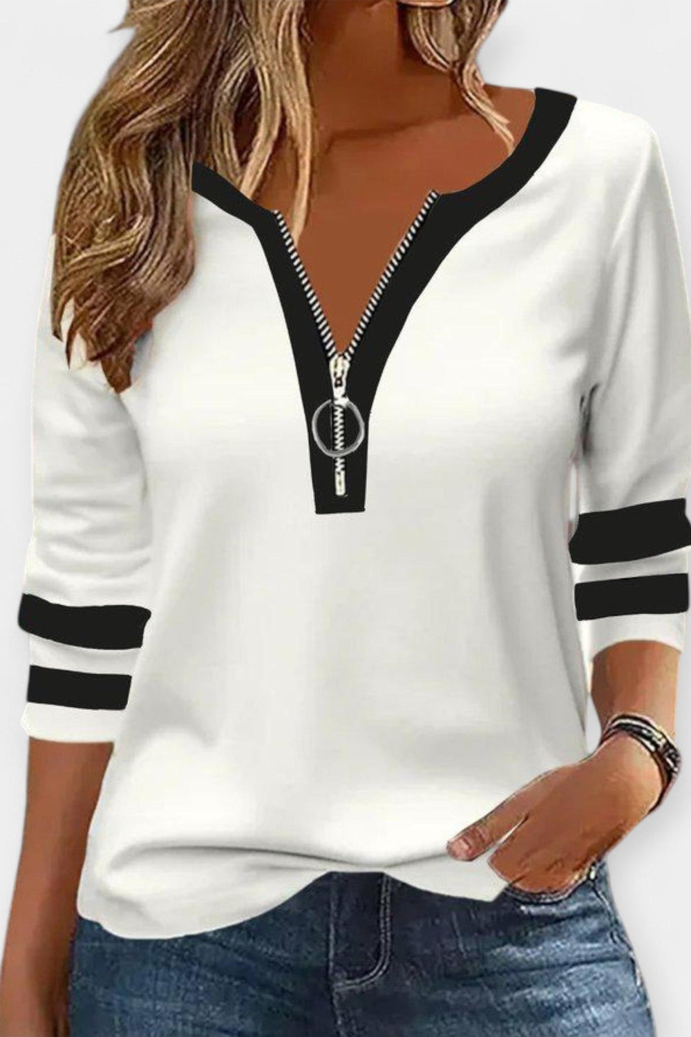 Afslappet damebluse med lynlås, langærmet hvid top til kvinder, ideel som sporty hverdagsbluse.