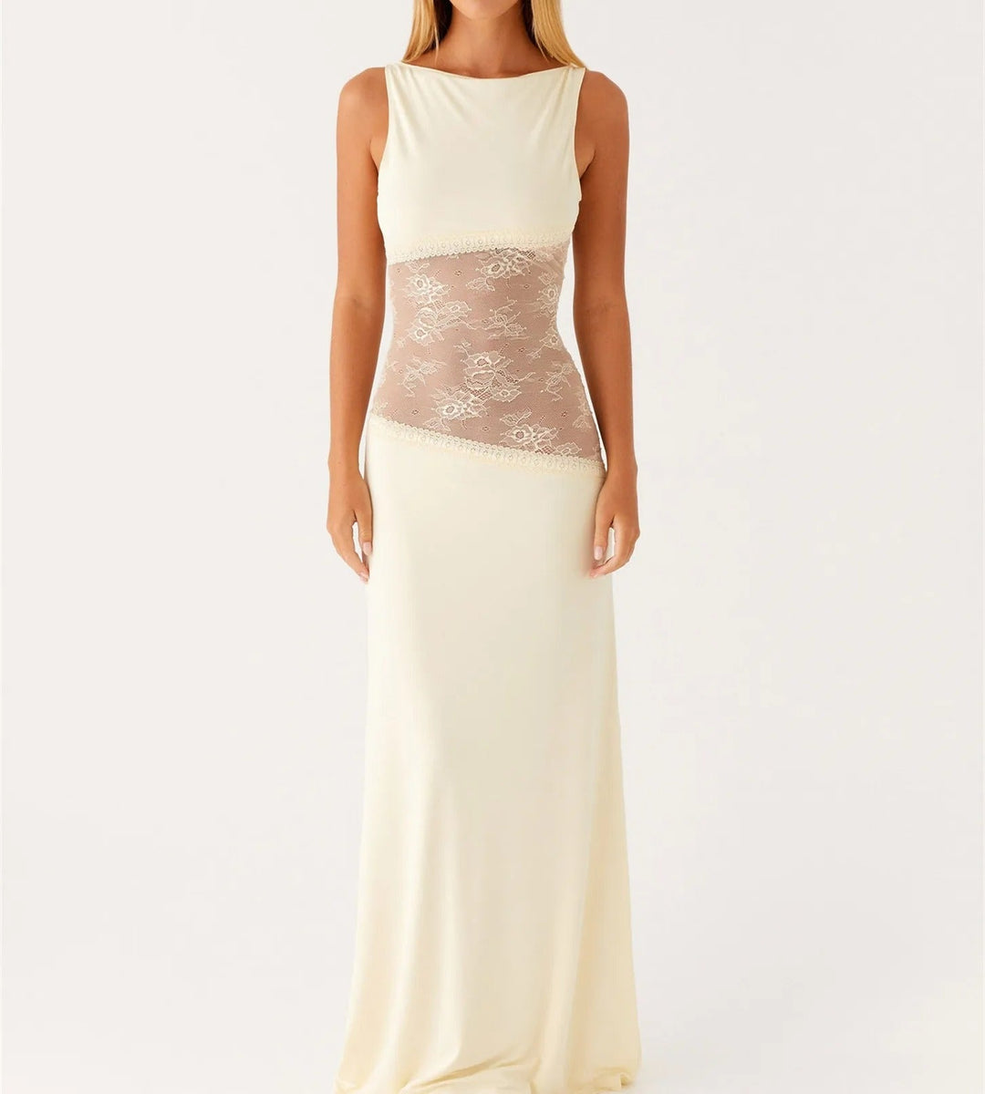 Lang, figursyet blondekjole med elegant design, der fremhæver silhuetten. Til fest og galla.
