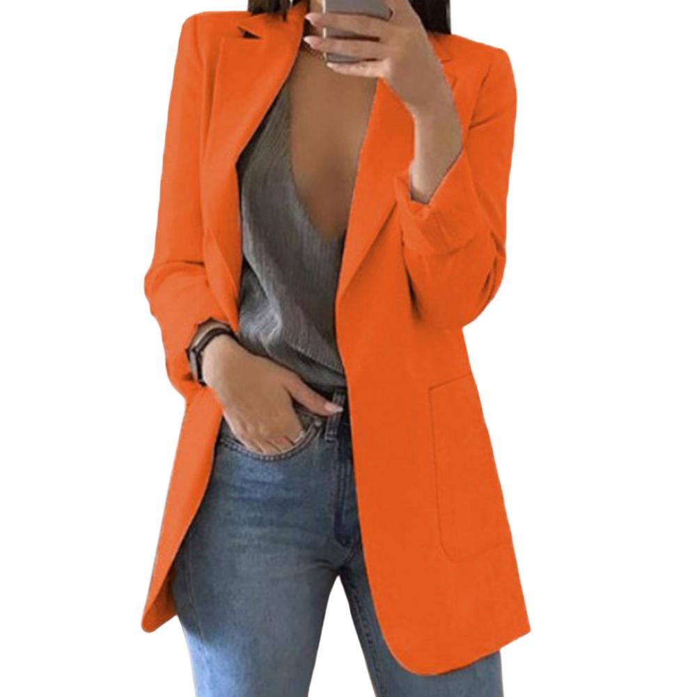 Minimalistisk åben lang dameblazer. Stilfuld kvindeblazer til modetøj og professionelle looks.