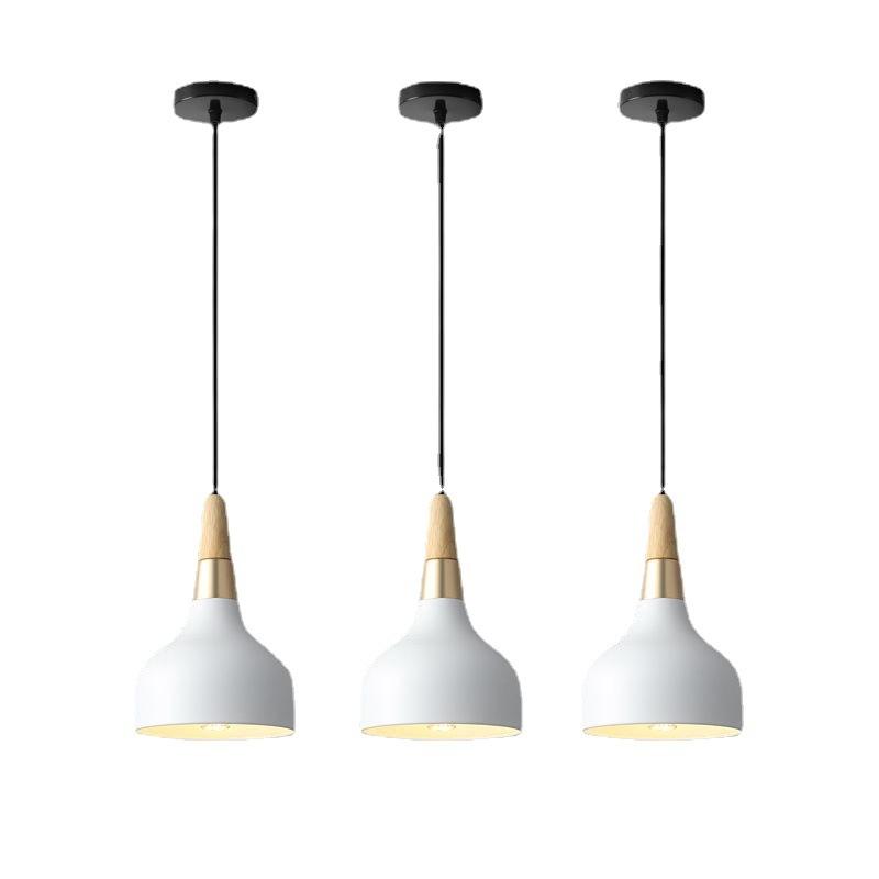 "Elegant macaron disc pendellampe i hvide og pastelfarver, moderne design, ideel til stuer og caféer. Stilfuldt jern og træ."