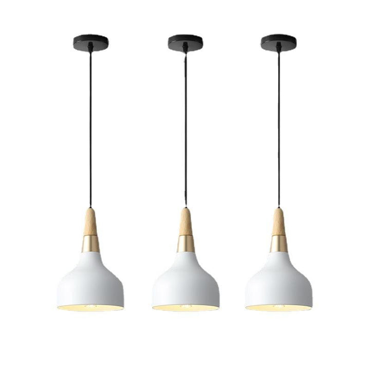 "Elegant macaron disc pendellampe i hvide og pastelfarver, moderne design, ideel til stuer og caféer. Stilfuldt jern og træ."