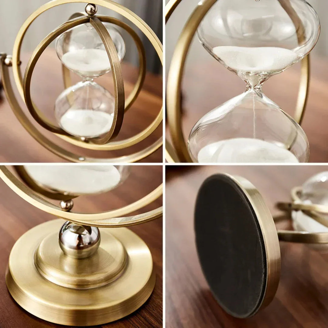 Nærbillede af minimalistisk timeglas med fint sand, et elegant designelement.