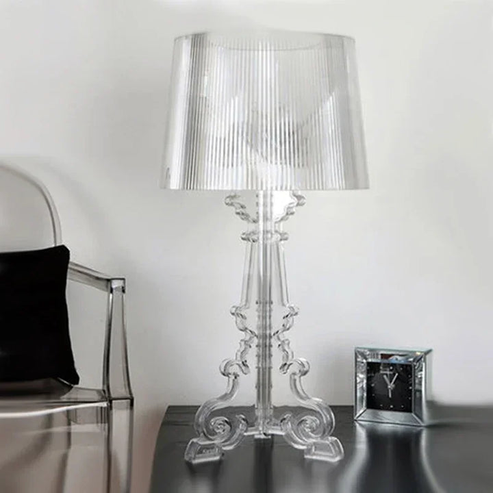 "Elegant moderne bordlampe med stilfuldt design, klar linjer og blød lysstyrke; ideel til luksuriøs indretning."